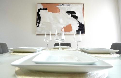 Crescent Beach House | SōLE #3-2BD 2BTH-1250sqft-Riverview-Quite