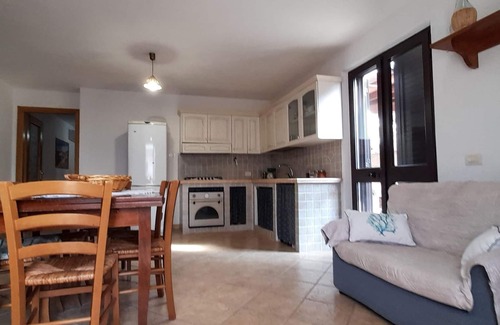 Torre del Pozzo Apartment | S'Archittu al Rosmarino: 3 rooms 2 bathrooms for 6