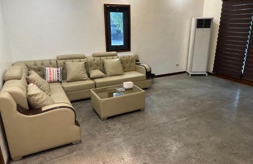 Clark Freeport Villa | S Pool Villa Clark 天天别墅酒店