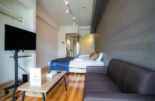 Shikitsuhigashi House | S-Presso Namba Parks Street