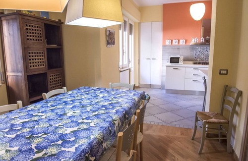 Sirolo Apartment | S034 - Sirolo, tastefully furnished four-room apartment in the center