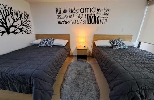 Ciudad Lopez Mateos Apartment | S08 DOBLE CAMA MATRIMONIAL Premium Suite Frente al TEC CEM con Cocineta WiFi Balcón Parking Terraza