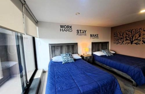 Ciudad Lopez Mateos Apartment | S10 DOBLE CAMA MATRIMONIAL Premium Suite Frente al TEC CEM con Cocineta WiFi Balcón Parking Terraza