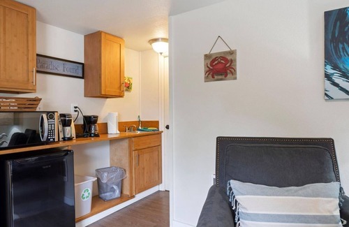 Netarts Apartment | S2 - Cowabunga @ Surf Inn - 2 Bed 2 Bath