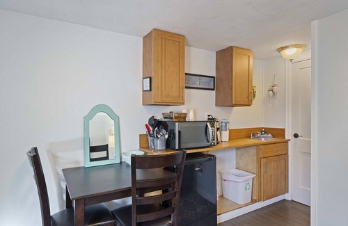 Netarts Apartment | S2 - Cowabunga @ Surf Inn - 2 Bed 2 Bath