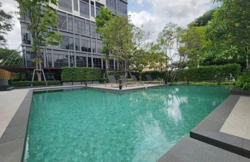Phra Khanong Apartment | S87 新房Ramada Sukhumvit BTS 1bed Gym swimming Wifi