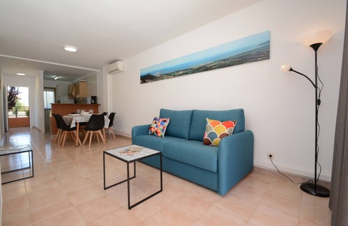 L'Estartit Apartment | Sa Gavina C, 2 Bedroom apartment with WIFI, POOL, LIFT, balcony or terace.