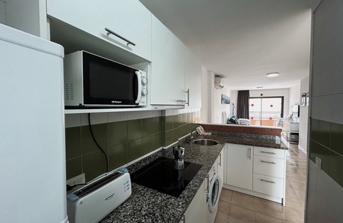L'Estartit Apartment | Sa Gavina C, 2 Bedroom apartment with WIFI, POOL, LIFT, balcony or terace.