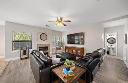 North San Antonio - SAT House | Sa Golf Home Nr Six Flags Wi-fi Bbq Games