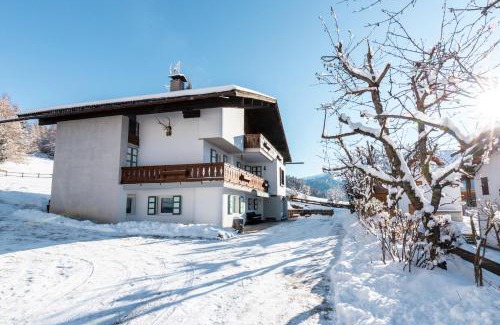 Bellamonte Apartment | Sa Mont Home - Moderno appartamento con parcheggio, sauna e deposito sci