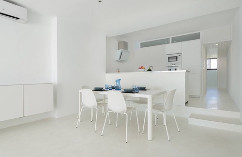 Alcudia House | SA NACR - Fantastic and modern apartment with sea views and 50 meters from the beach. Idea