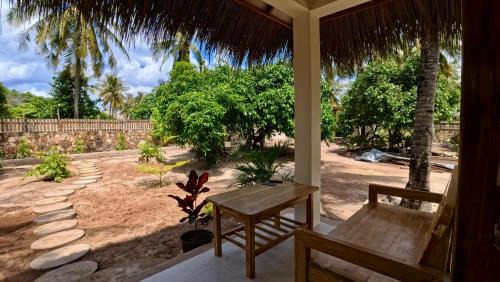 Rote Island Bed & Breakfast | SA Oeona Bungalow