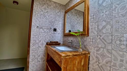 Rote Island Bed & Breakfast | SA Oeona Bungalow