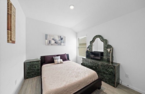 Southside House | SA Rancho La Mission Getaway | Wi-Fi | Yard | BBQ