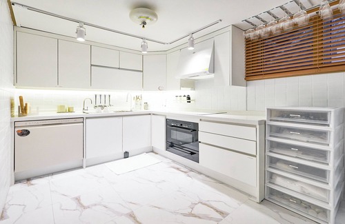 Seongbuk-dong House | SA Tailored Serviced Home near Metro