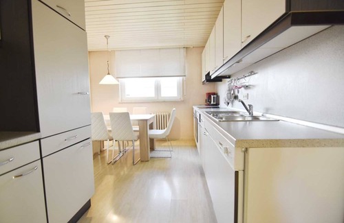 Sankt Augustin Apartment | Sa06 - Geräumige Ferienwohnung mit Balkon und Terrasse, 115 qm, 4 Zimmer, Max. 8 Personen