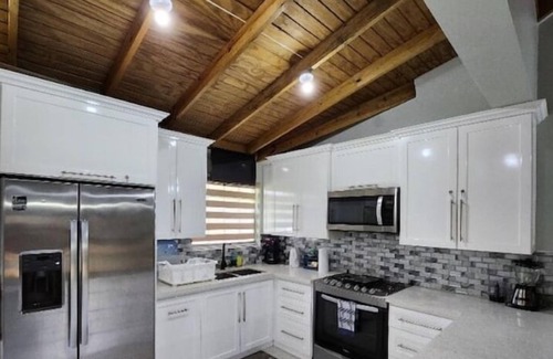 Orange Hill House | Saaman Groove