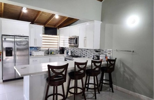 Orange Hill House | Saaman Groove