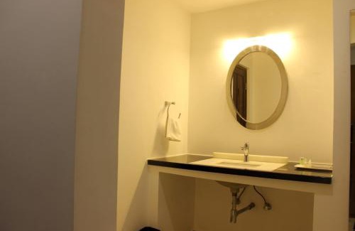 Courtallam Hotel | SAARAL RESORTS & HOTELS PVT Ltd