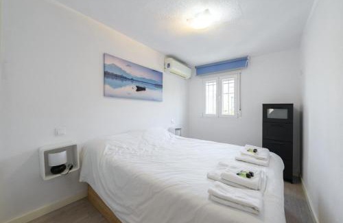 Fuencarral Apartment | Sabadell calle, casa familiar de 3 dormitorios con terraza junto metro Fuencarral