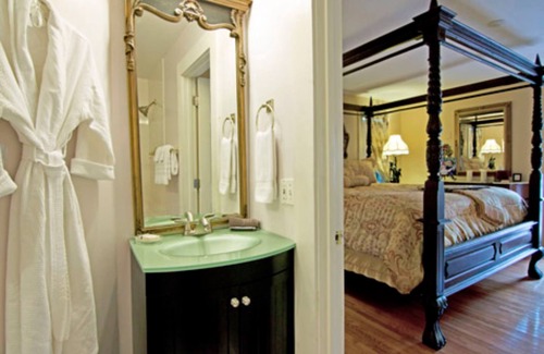 Parrot Cove Bed & Breakfast | Sabal Palm House Bed & Breakfast