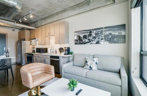 Warehouse District Apartment | Sable 302 - Alcove