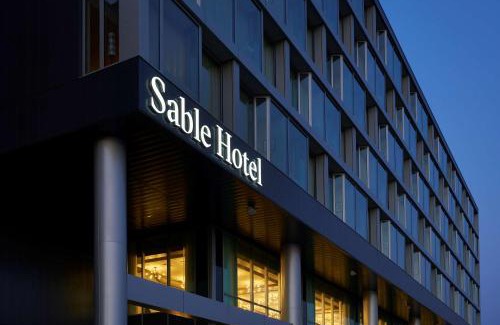 Streeterville Hotel | Sable At Navy Pier Chicago, Curio Collection By Hilton