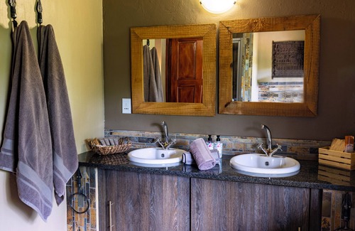 Madibeng Cabin | Sable Ranch Bush Lodge