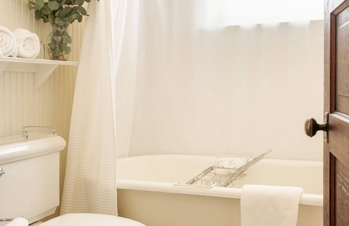 Three Forks Hotel | Sacajawea Hotel
