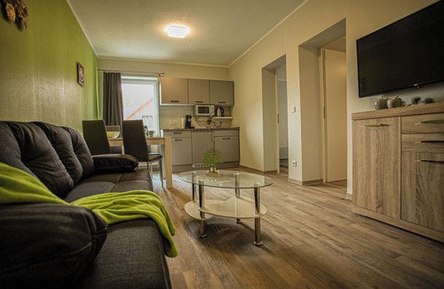 Großengottern Apartment | Sacher´s Quartiere - modern, close to Hainich, Unstrut cycle path and city trips