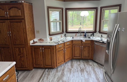 Fayetteville House | Sacred Spacious 5-bedroom Sanctuary in lovely Fayetteville with fitness room, AC