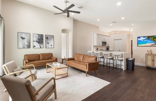 Greenview Shores House | Saddle Up in Style - Heated Pool