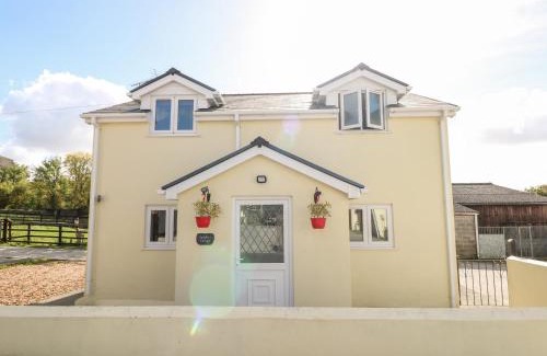 Clynderwen House | Saddlers Cottage, Berllandeg Farm
