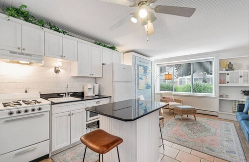 South Haven Condo | Sadie's Lakefront Oasis