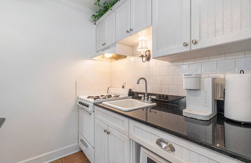 South Haven Condo | Sadie's Lakefront Oasis