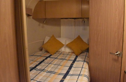 Lakehead-Lakeshore House | Safari Airstream