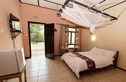 Senga Cabin | Safari Beach Lodge