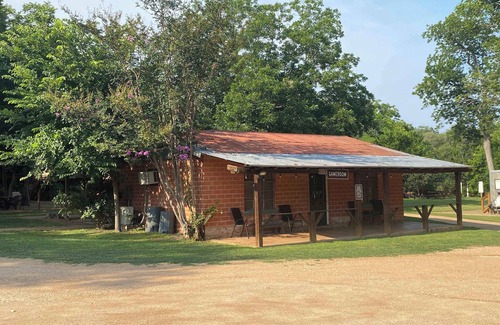 Seguin Cabin | Safari Cabin #2 Summa