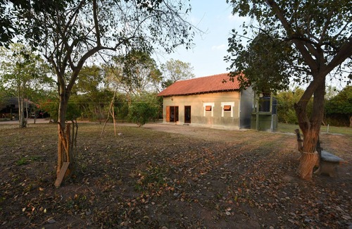 Puttalam Ski Chalet | Safari Lodge by the lake/in a birding site
