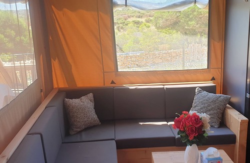Kolan Cabin | Safari Lodge mit Meerblick in Natur pur Ohne Nachbarn