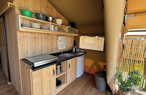 Petten House | Safari tent for 6 people with bed box