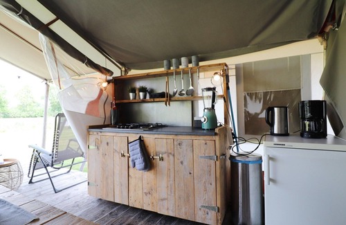 Twijzel House | Safari Tent in Friesland near Nature