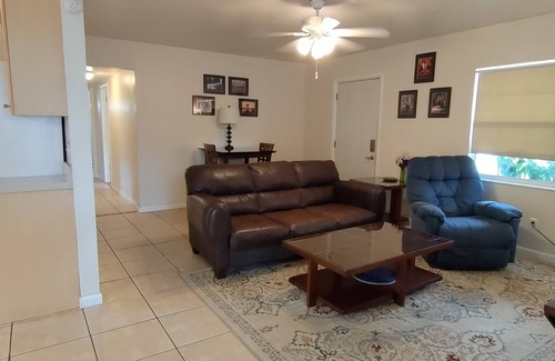 Goldenrod House | Safe and Quiet - 3bdrm house in charming Winter Park