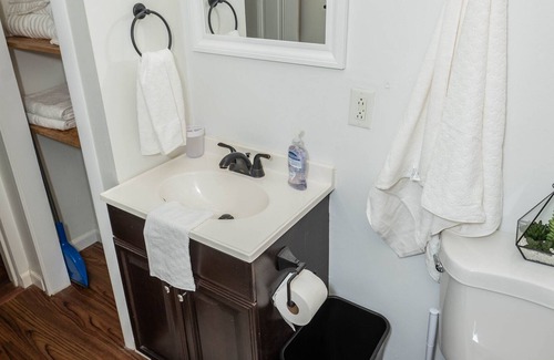 Downtown Wilmington Apartment | Safe and Recently Updated with some Classic Charm