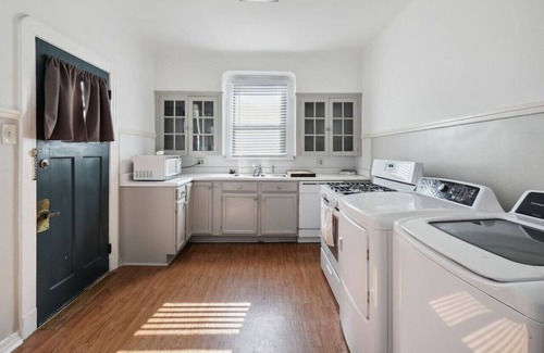 Jefferson House | Safe & Center of NOLA Loft - walk to Ochsner!