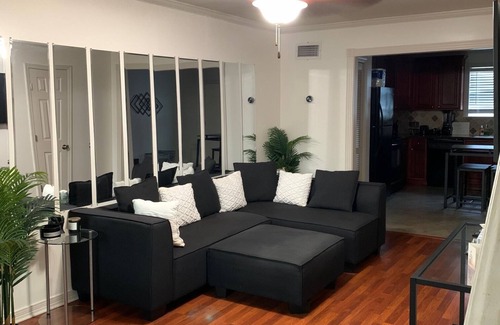 Metairie Condo | SAFE & CENTRALLY LOCATED 2Bed/1Ba 9 mins to Hospitals/French Quarter/Superdome