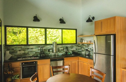 Baru House | Safe, comfortable, peaceful and quiet, spectacular view, 7min from main road.
