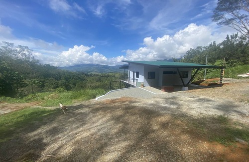 Baru House | Safe, comfortable, peaceful and quiet, spectacular view, 7min from main road.