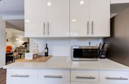 Midtown House | Safe, convenient Vacation Rental in Midtown - Sleeps 7 w/3 full bathrooms!