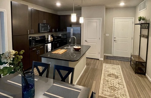 Town and Country Apartment | Safe & Desireable Des Peres